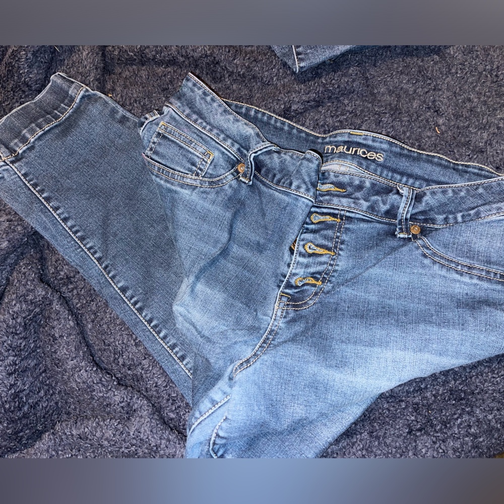 Maurice’s size Large- short button fly jeggings